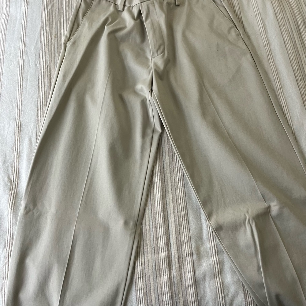 Dockers Men's Khaki Chinos